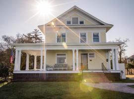 Clifton House - Big River North - Queen Suite, Mississippi River Views, hotel di Natchez