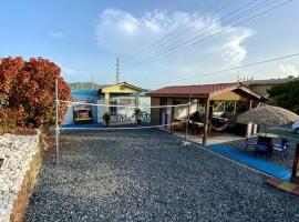 Villa Retiro R in Boquer&oacute;n Area, cottage ở Cabo Rojo