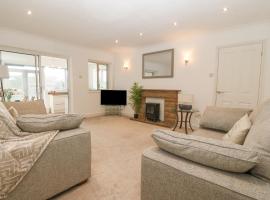 Riverview Apartment, hotel en Cemaes