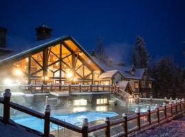 Lizard Creek Lodge, hotel v destinaci Fernie