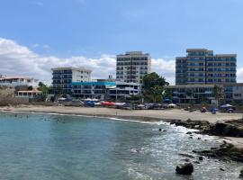Playa el Mansito Apartamento Ocean Sun, hotel sa parkingom u gradu Punta Blanka