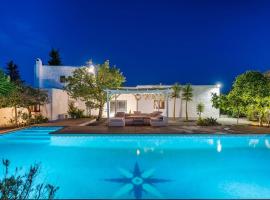 8 Guests Large Villa near Bossa Beaches & Airport, hotel di San Jose de sa Talaia