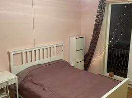 Maison a 20 min de l'Airport Charleroi, Privatzimmer in Charleroi