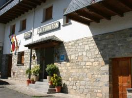 Hotel Lo Foraton, hotel Hechóban