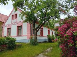 Chalupa Baroko, cottage in Mojné