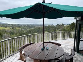 Peaceful and close to town, hotell i nærheten av Abbey Caves i Whangarei
