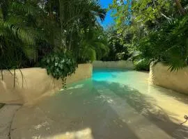 Luxury Studio-private individual pool-IIK C409 By Sandy Powerful
