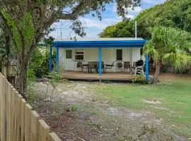 The Shack Rainbow Beach - Pets Welcome - Fully Fenced - Close to Beach