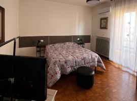 R & B Emilia 54 โรงแรมราคาถูกในCadeo