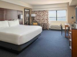 DoubleTree by Hilton San Francisco Airport، فندق في بورلينغامي