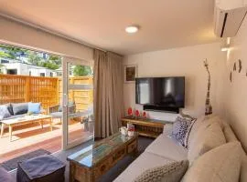 Hillside Villa 1- Walk To Town- AC- Free Parking