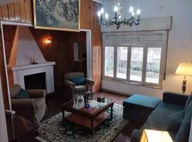 La Dorada , Casa entera en Excelente Zona Residencial con cochera techada