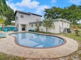 Pompano Beach Luxury Home with a Pool & Close to Beach