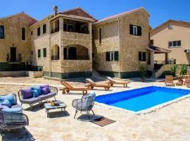 Family-friendly apartments with swimming pool Razanac, Zadar - 22306