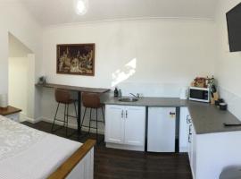Studio on Denne, guest house in Tamworth