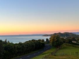 Ocean + Country - Wainui Beach โรงแรมในกิสบอร์น