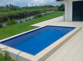 Large 4 bedroom villa with Pool in Sonaisali Nadi, hotel in Nadi