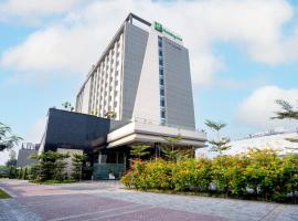 Holiday Inn Lucknow Airport, an IHG Hotel, ξενοδοχείο σε Λάκναου