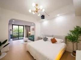 Cloud Expo Apartment