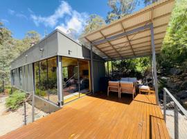 Hidden on Huon, holiday home in Glendevie