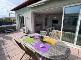 Penthouse avec Jacuzzi - Terrasse - Parking - Piscine