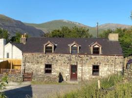 Traditional Welsh cottage in Llanberis, hotel em Llanberis