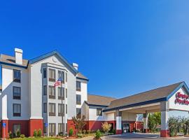 Hampton Inn & Suites Tulsa-Woodland Hills, hotelli kohteessa Tulsa lähellä maamerkkiä Missions Memorial Museum and Gardens
