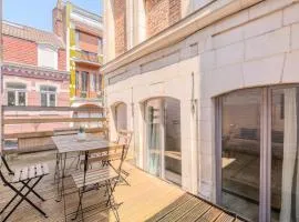 Atypical triplex near Grand Place with terrace