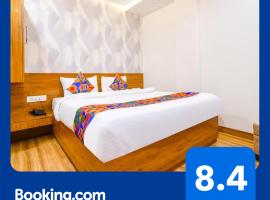 FabHotel Woodlark Inn, hotel near Devi Ahilya Bai Holkar Airport - IDR, Indore