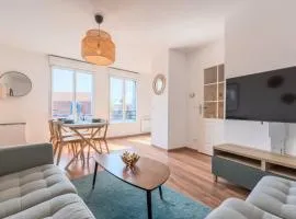 Quiet 1 bedroom apartment parking Old Lille