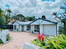 Cheerful 5 Bedroom Holiday Destination, βίλα σε Browns Plains