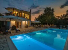 Elisabetta Villa by PaxosRetreats