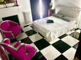 B&B dell'orologio, bed & breakfast σε Acquaviva delle Fonti