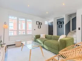 House 4bed 2bath with garden and private parking.