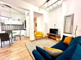 Lombardo's Family - Free Private Parking 700m from the station!