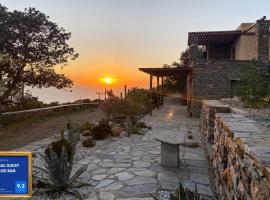 RURAL GUEST HOUSE, quiet stay in nature with Sea view, pet-friendly hotel in Chavouna
