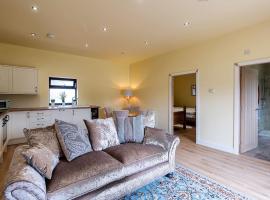 Beech Tree Lakes Lodges, hotel with parking in Hatfield