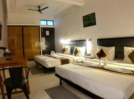 HOLIDAYY INN, hotel v destinaci Prayagraj
