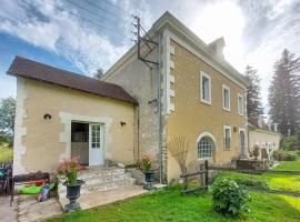 Gorgeous Home In commoy With Heated Swimming Pool, hotel di Écommoy