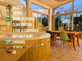Le Cottage Bien-Etre Jacuzzi & Les Cottages du Tarn, lavprishotell i Peyrole