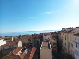 BEAULIEU-SUR-MER MAGNIFIQUE APPARTEMENT AVEC TERRASSE VUE Mer