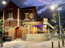 Chakana Hotel Boutique Mariscal, khách sạn có bồn tắm nóng ở Quito