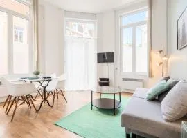 Functional flat close to the station