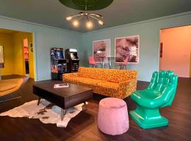 Chic 50s Time Capsule Downtown/OU Med/OK Capitol, hotell i Oklahoma City