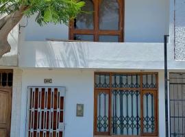 Chicama's House - On Puerto Malabrigo: Malabrigo şehrinde bir kulübe