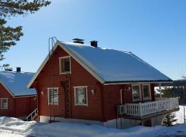 Hallan Alpit A m&ouml;kki, hotel con estacionamiento en Hyrynsalmi