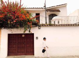 A home in the heart of Antigua, hotel in Antigua Guatemala