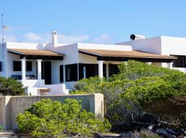 Casa Sa Playa - Astbury Formentera, hotel em Es Arenals