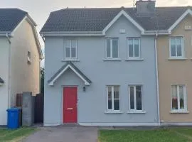 3 bed semi-detached house in a quite estate