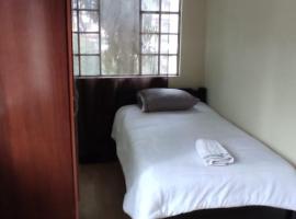 3 Cuarto independiente individual Ambato, habitación en casa particular en Ambato